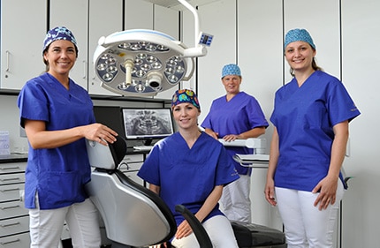 prof dhom implantologie team ludwigshafen standorte faktorhaus 3